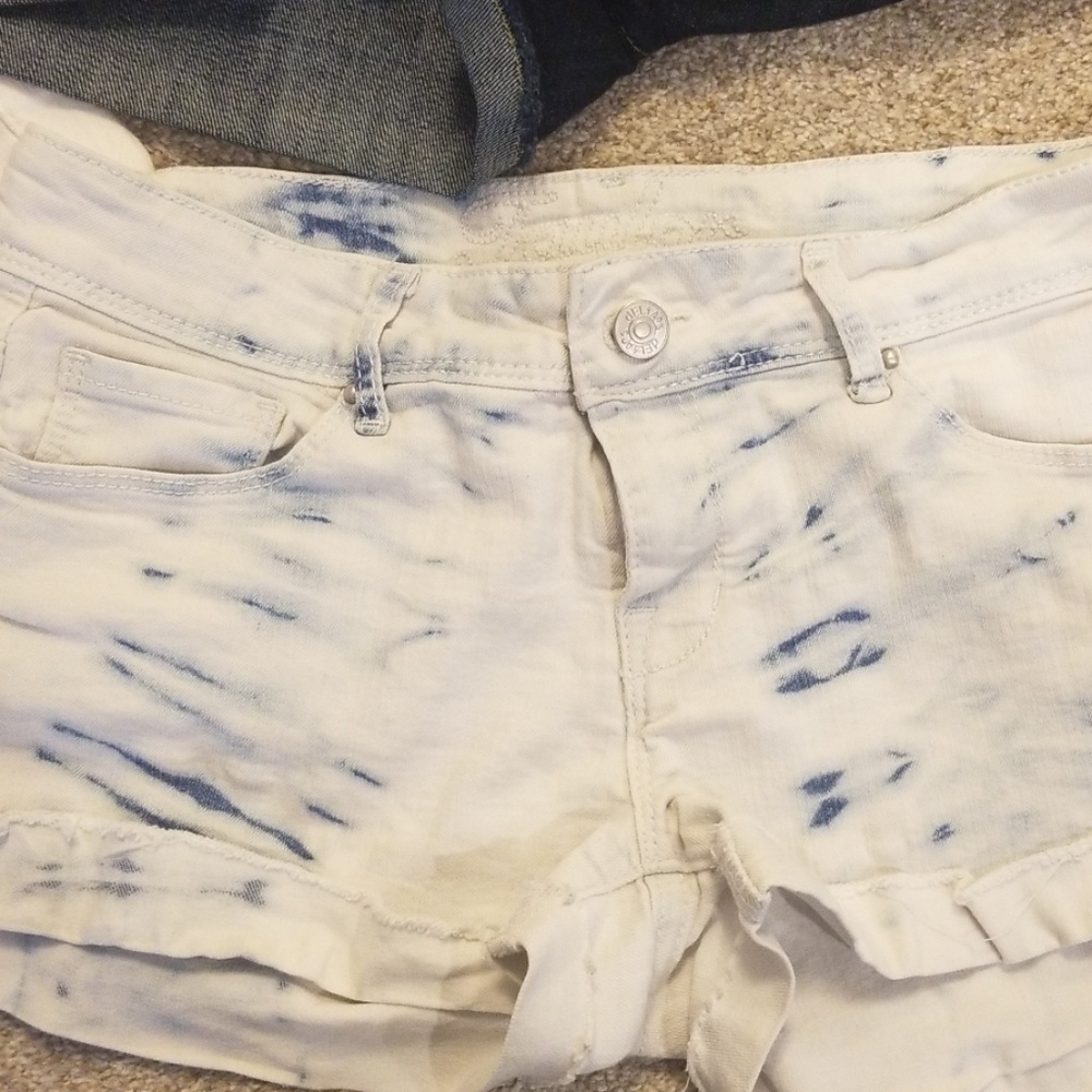 4 pairs size 5 jean shorts - Picture 2 of 5